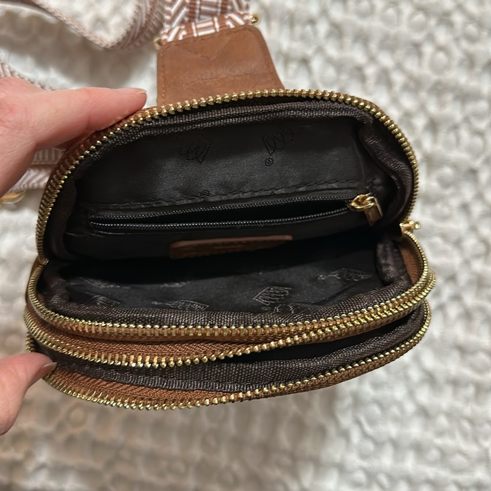 Crossbody Bag - Picture 7 of 7